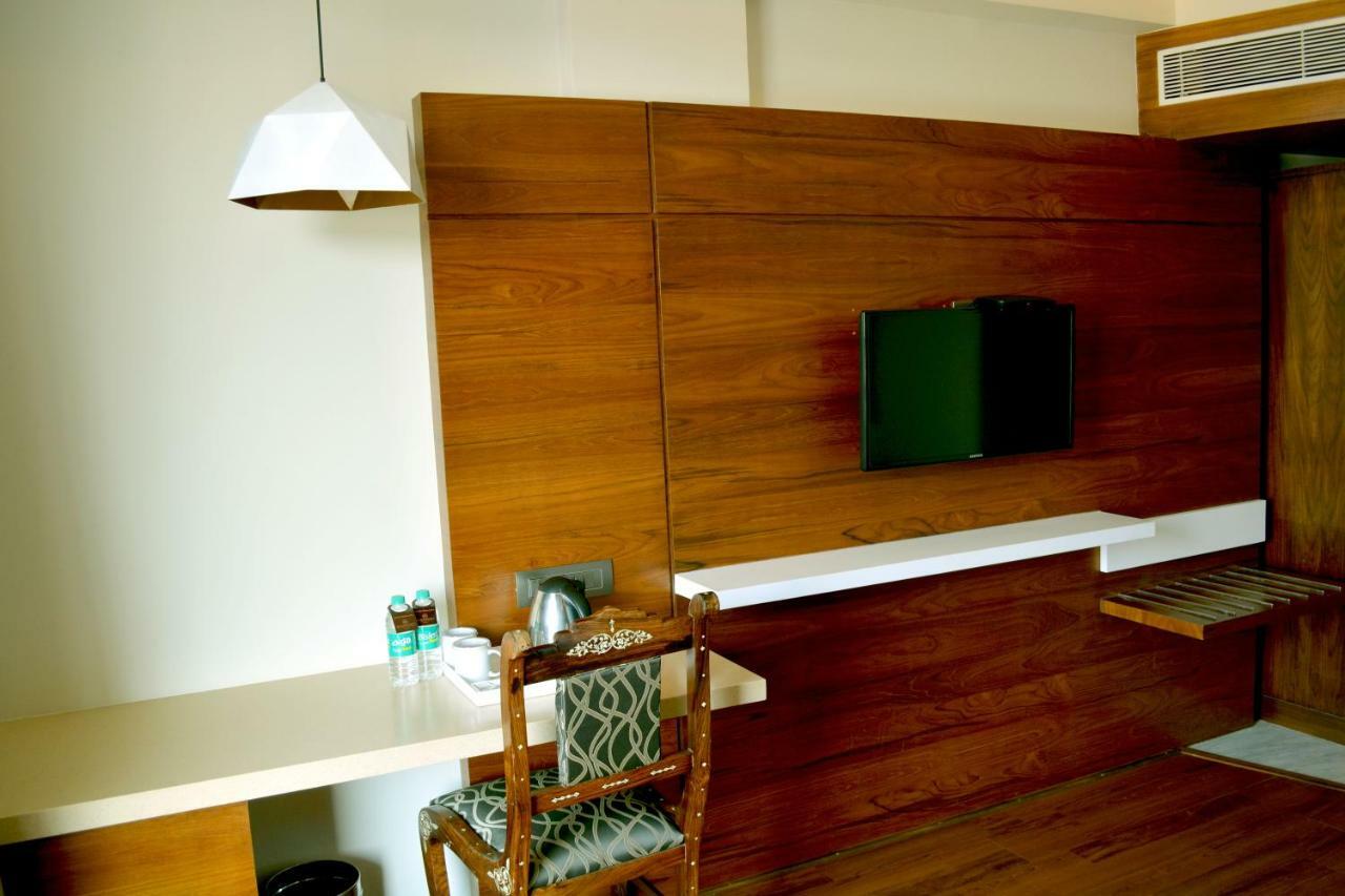 Rk Residency Hotel Tiruppur Buitenkant foto