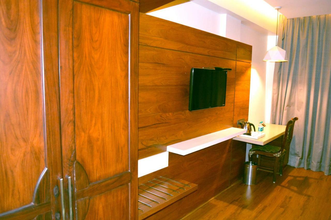 Rk Residency Hotel Tiruppur Buitenkant foto